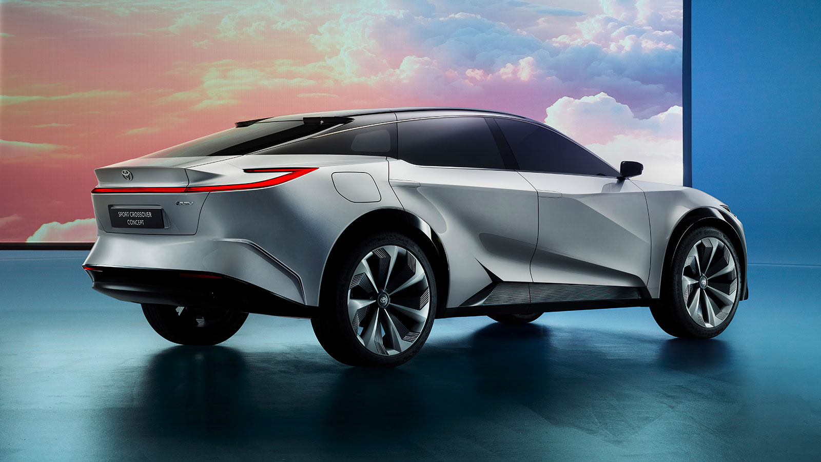 Το Sport Crossover αποκαλύπτει το νέο ηλεκτρικό της Toyota 